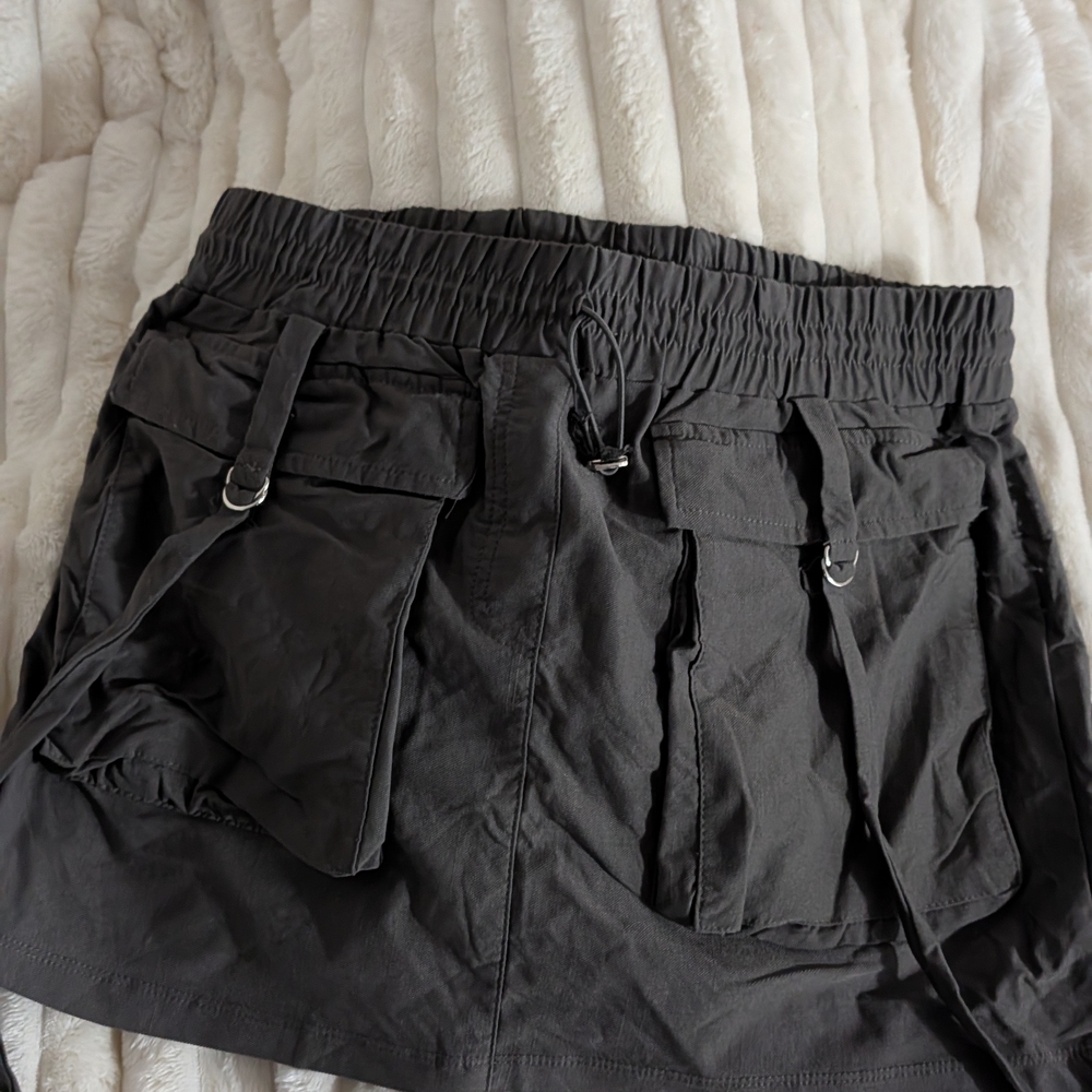 Stylish Mini Skirt with Pockets